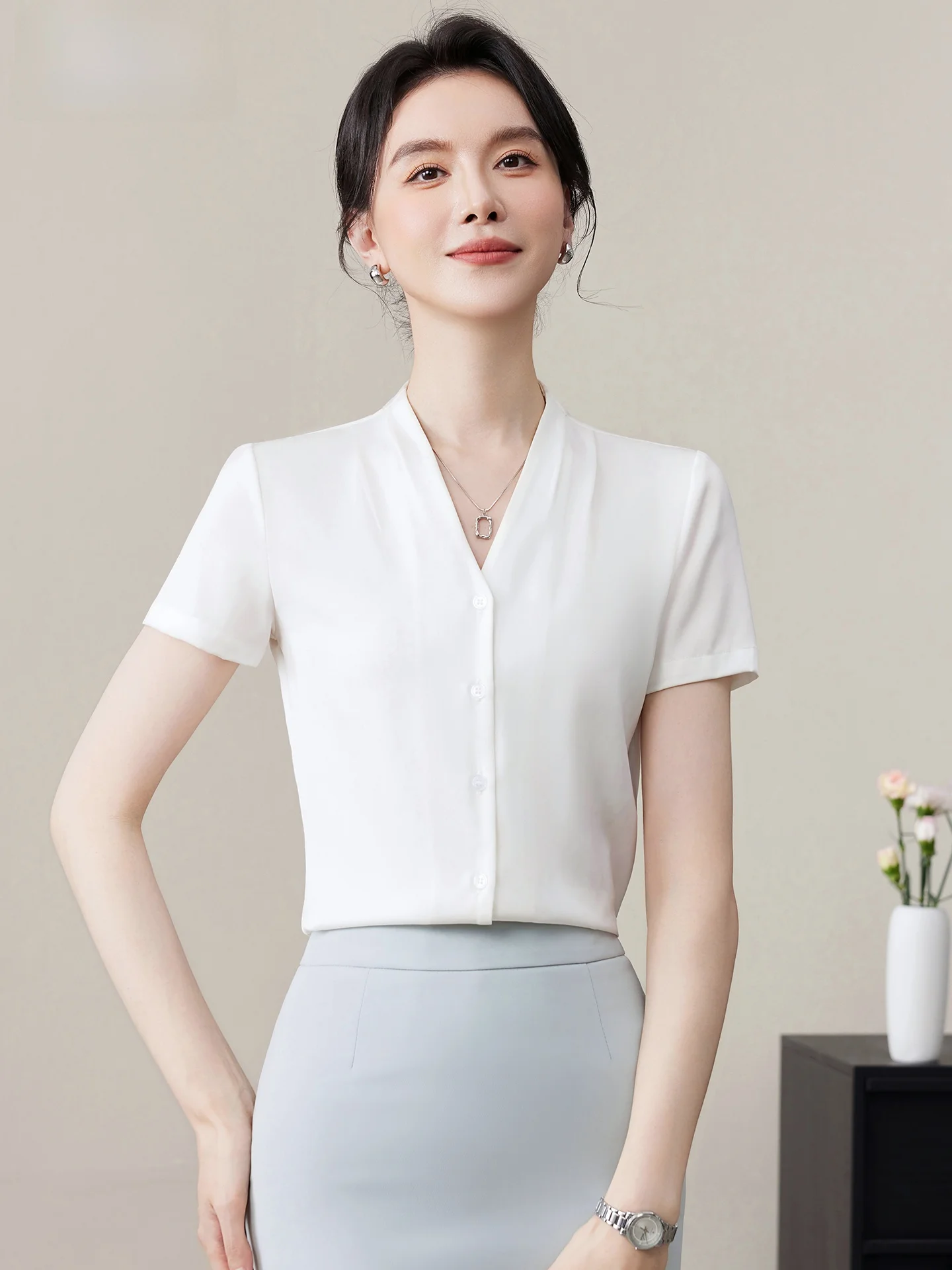 

White Short Sleeve V-Neck Shirt Women's Formal Workwear 2026 New Summer High-End Style Commute Fashion Polyester Fiber