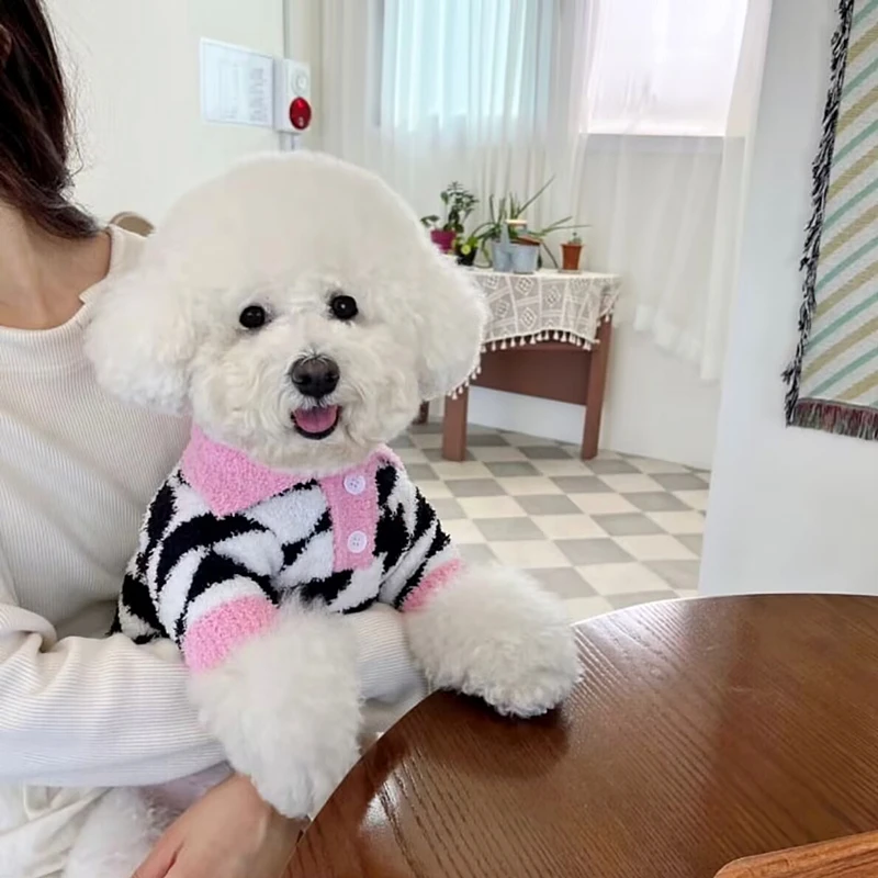 Black and White Plaid Pet Sweater Autumn New Knit Teddy Winter Clothes Boomerang Warm Pullover Popular Dog Clothes