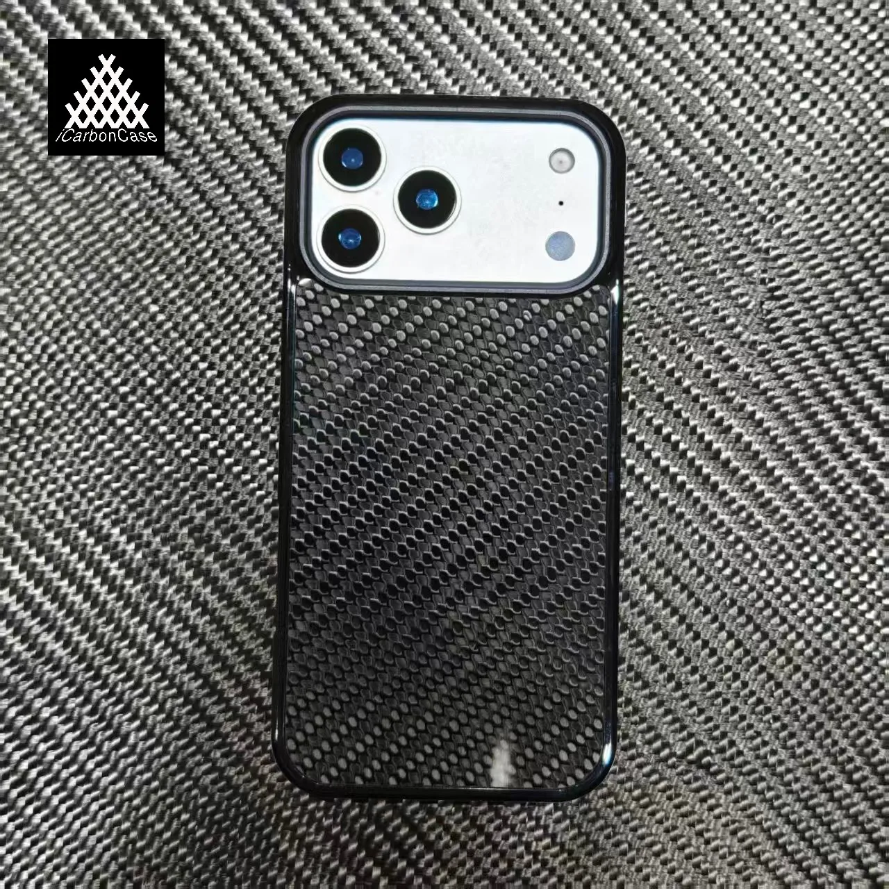 

Magnetic Real Glossy Woven Carbon Fiber Protective Back Phone Case for Apple iPhone 17 /17 Pro /17 Air /17 Pro Max with Magsafe