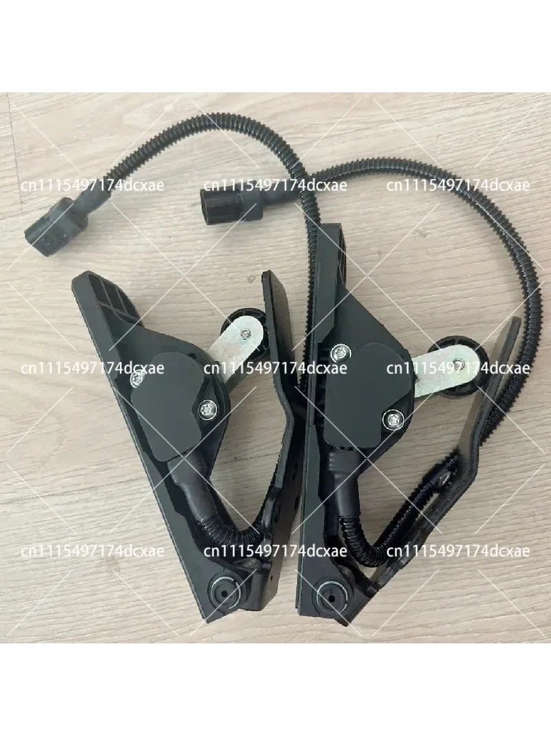 Skid Steer Loader Accelerator Pedal Valve 803807856 Replacement Part for Construction Machinery