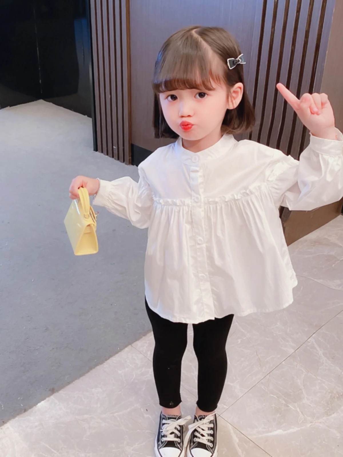 

Fre Sle Girls irt Детская одежда Корейская версия College Sle Long Sve round Ne Single Button Pure Color Весна Осень