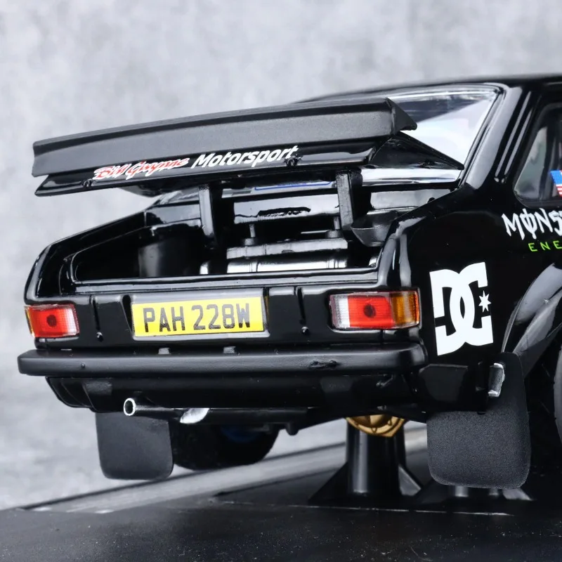 欠陥特別オファー サンスター 1/18 スケール フォード合金モデルカー フォード WRC 10 #   ドリフトプレイビークルおもちゃ男の子用ギフトオリジナルボックス