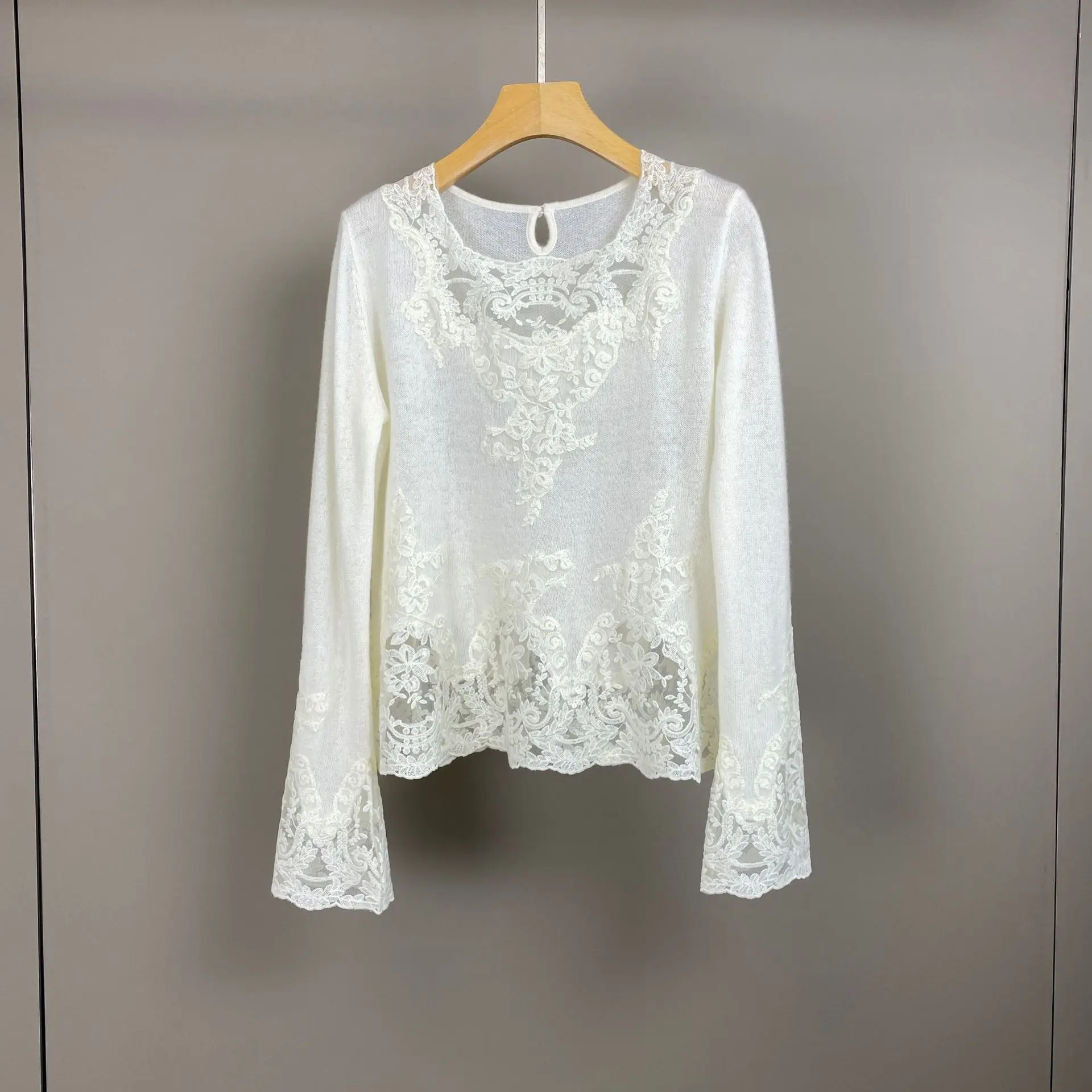 

2025 Autumn/Winter New Style Lace-Trimmed Cashmere Solid Color Round Neck Fashionable And Elegant Commuter Knit Sweater