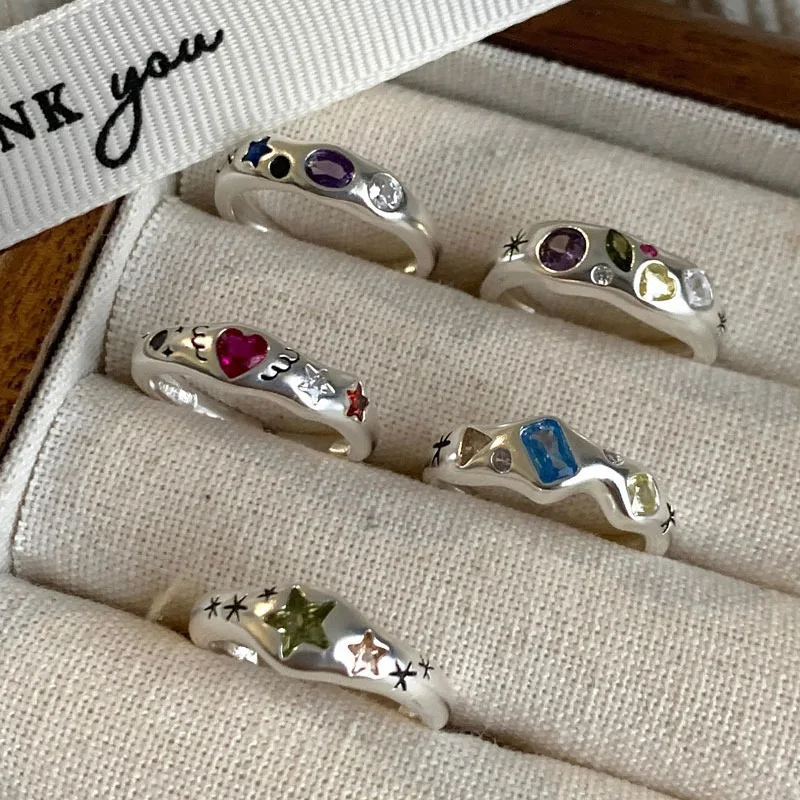 925 Sterling Silver Proste kolorowe pierścionki z kamieniem w kształcie serca dla kobiet Geometryczna moda Smiple Otwarta ręcznie robiona biżuteria na imprezę dla alergików Prezent