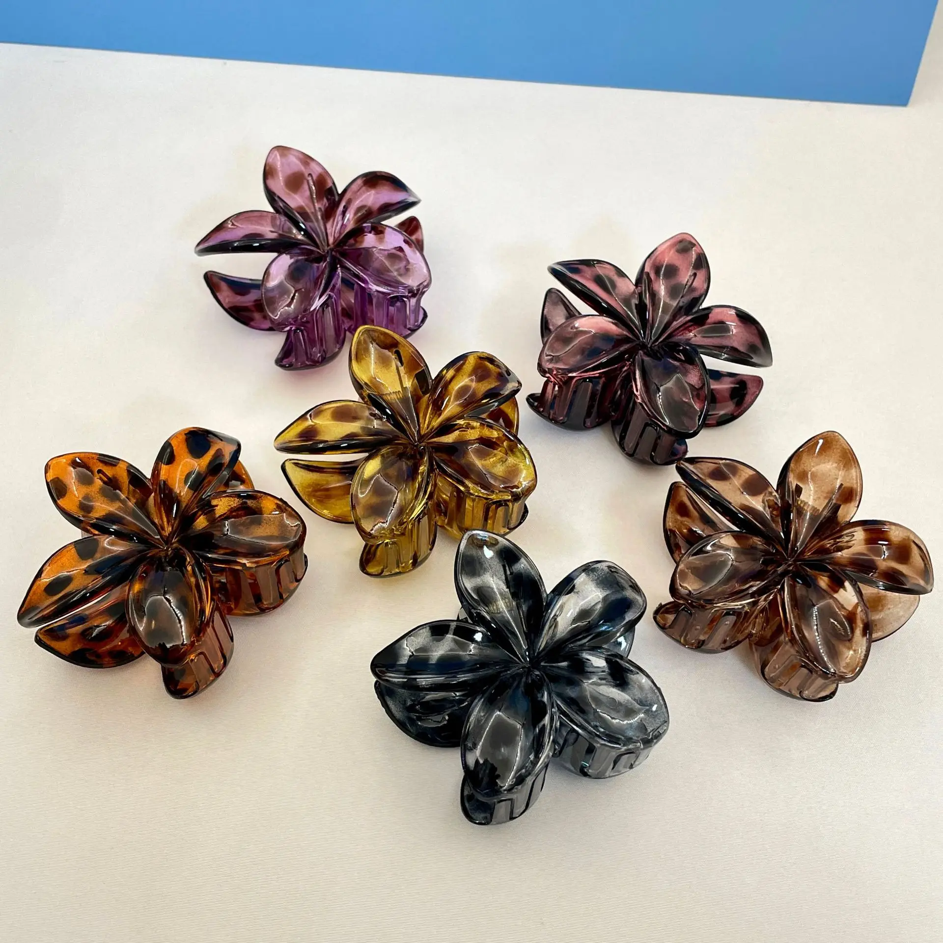 8CM Leopard Print Egg Flower Hair Claw Clip for Women Vintage Acrylic Hair Claws Crab Clamp Barrettes Girls Headwear Accessories