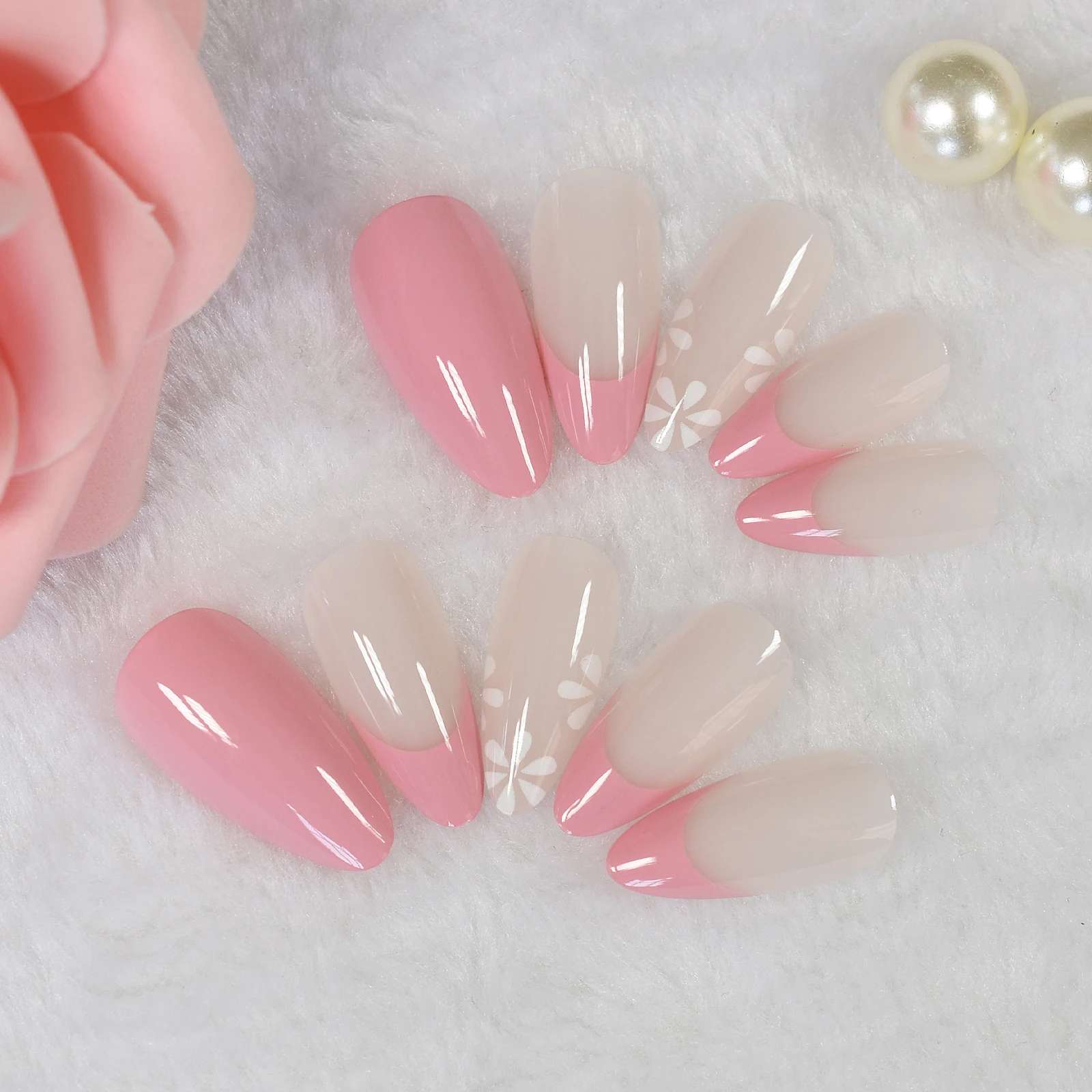 French Almond Pink Top Press On Nails With Flower Pattern Full Cover Finger Nails Średni migdałowy kształt Manicure z zakładkami