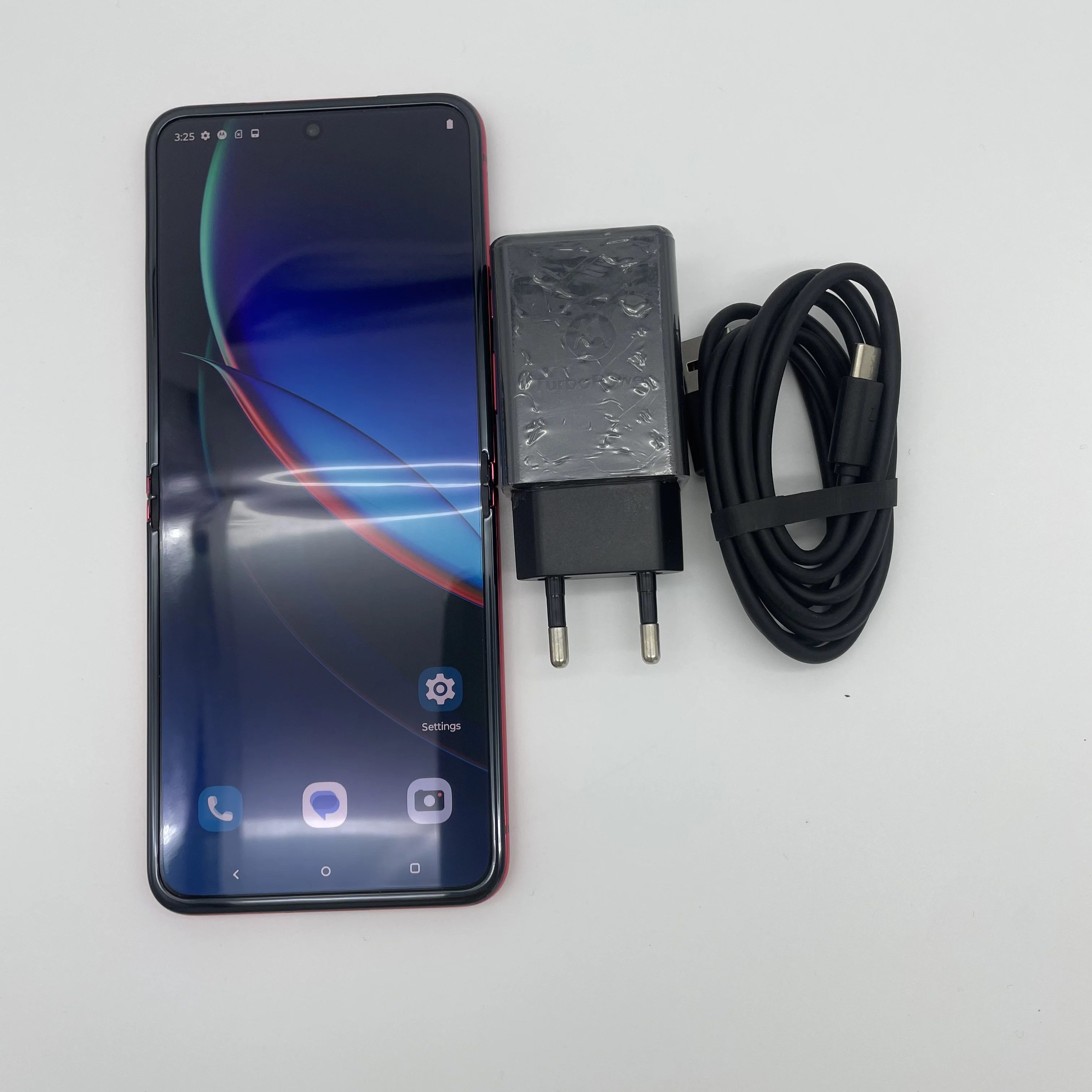 هاتف موتورولا رازر 40 الترا 5G XT2321 الذكي وحدة المعالجة المركزية كوالكوم سنابدراجون 8 + Gen 1 شاشة 6.9 بوصة بصمة أندرويد 13 هاتف مستعمل