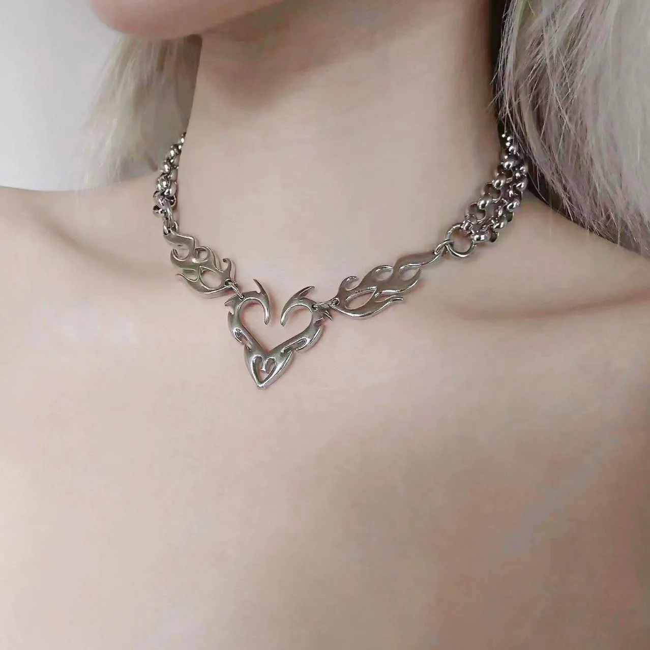 Y2K Punk Silber Hohle Flamme Herz Anhänger Damen Hip Hop Party Schmuck Geschenk – Detail 3