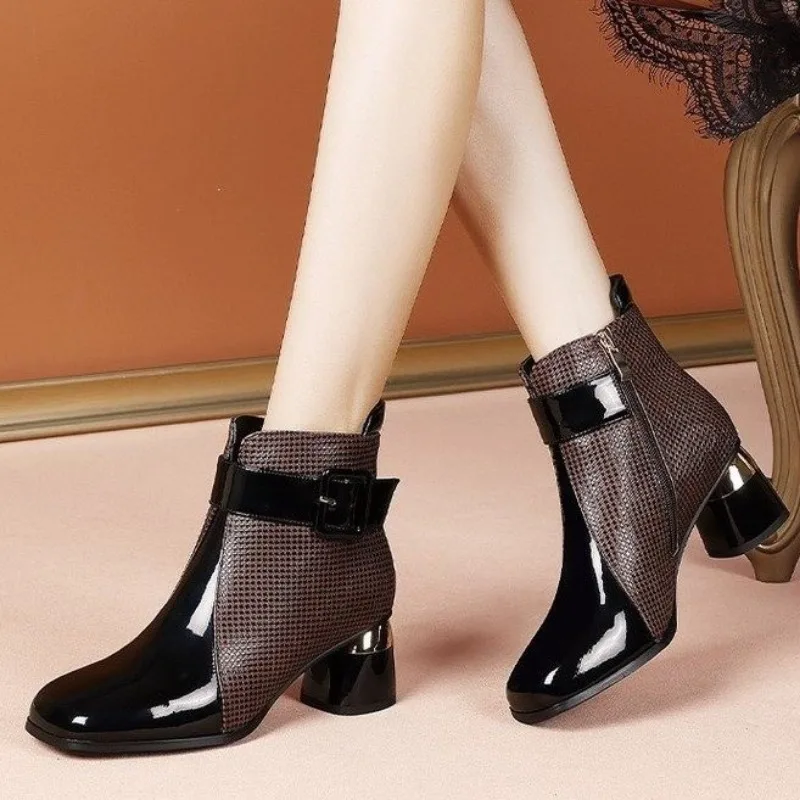 النساء حذاء من الجلد كعب سميك منصة أحذية بوت قصيرة موضة الخريفNew أحذية نسائية ريترو حزام مشبك أحذية عمل بوتاس دي Mujer