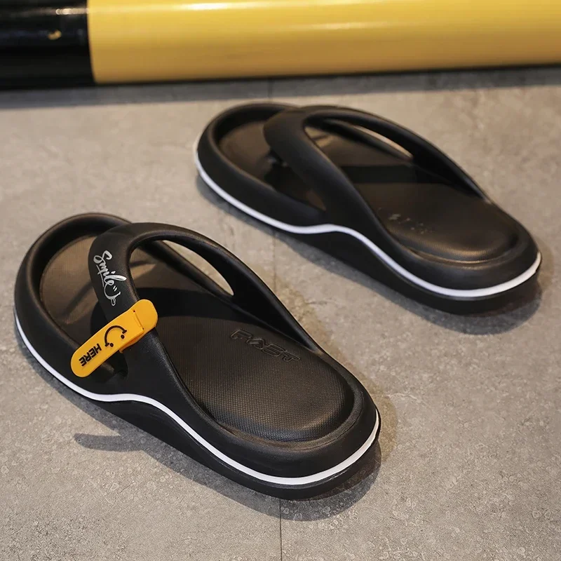 Fashion Men Slippers Flip Flops Indoor Outdoor Beach Sandals Thick Soft Bottom Slides Non-slip Trend Men Slippers  sandals