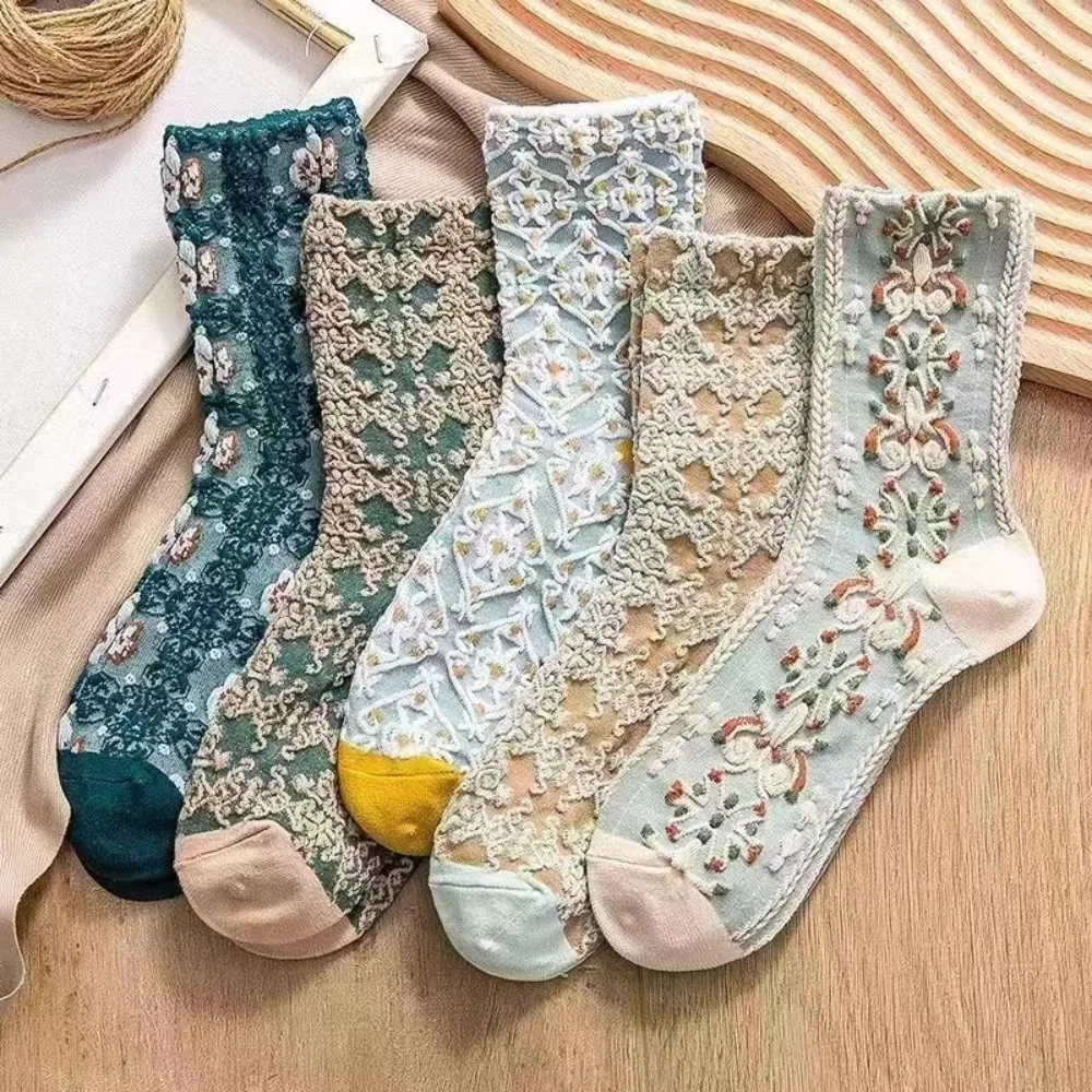 

5 Pairs Cotton Material Retro Cotton Socks Flower Design Slim Fit Women Socks 3D Embossed Medium Length Sock Spring Summer