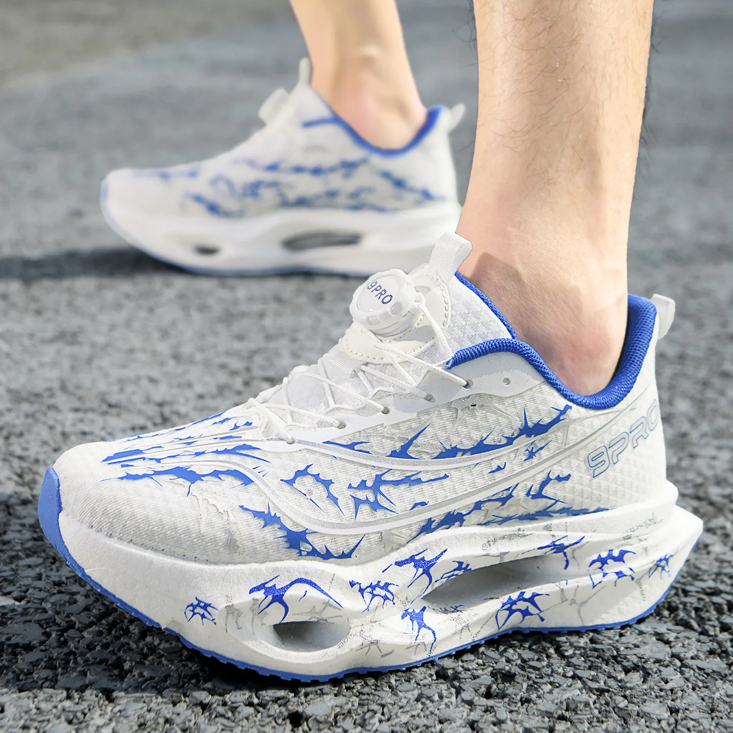 Herren-Laufschuhe, Tennisschuhe, trendige Laufschuhe mit Carbonplatte und Knopfverschluss für alle Jahreszeiten, personalisierte Sportschuhe mit Dornenmuster und atmungsaktivem Mesh-Material, Laufschuhe mit hohem Rückprall und dicker Sohle, rutschfest und abriebfest. – Detail 21