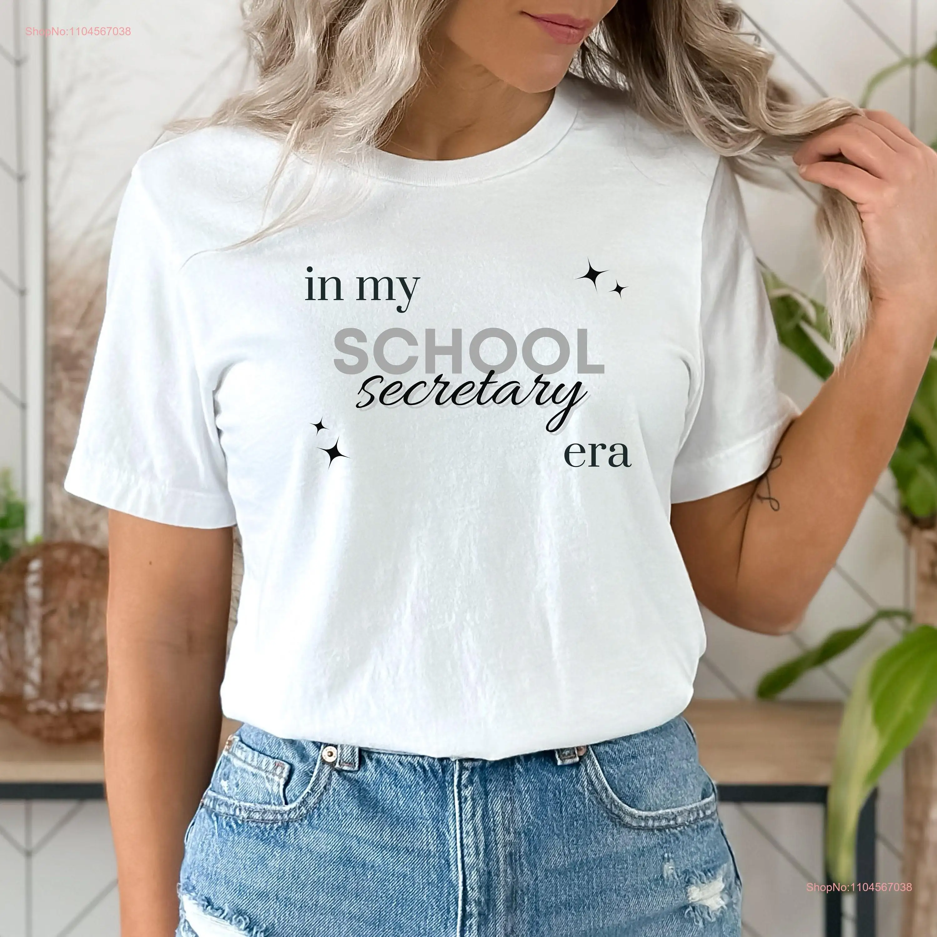

Футболка школьного секретаря In my Era ReceptionisT Administrator AssistanT Front Office Crew с длинными или короткими рукавами