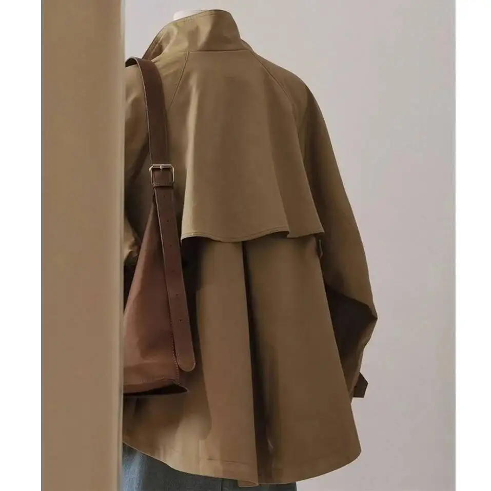 معطف نسائي بياقة مزدوجة الطبقات لخريف 2023 جديد للنساء تصميم متباين الألوان عصري وسترة مع بطانة