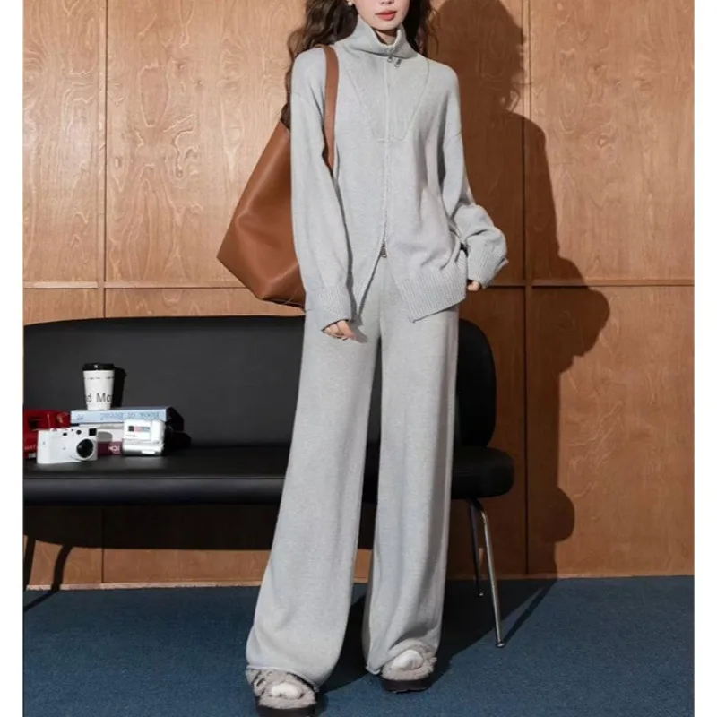

Корейские повседневные свободные спортивные широкие брюки + вязаный свитер, 2 комплекта, женский осенне-зимний костюм на молнии с воротником-стойкой, однотонные комплекты с длинными рукавами