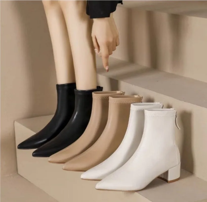 Low Cut Pointed Short Boots Thick Heel Patent Leather Zippered Back Fashionable Fashion Women Shoes Fashionable and Casual