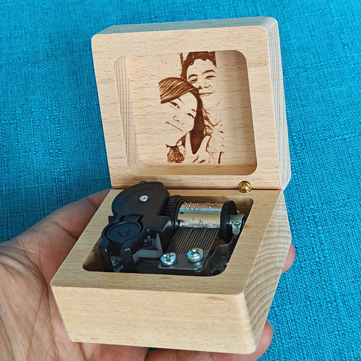 Yuki Customized Photo Music Box, Personalized Gift, Birthday, Wedding, Anniversary, Christmas