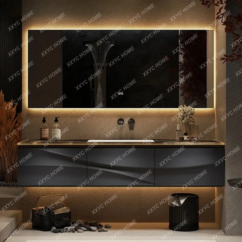 

Средневековый дубовый шкаф для ванной комнаты в сочетании с тумбой-раковиной из натурального роскошного камня