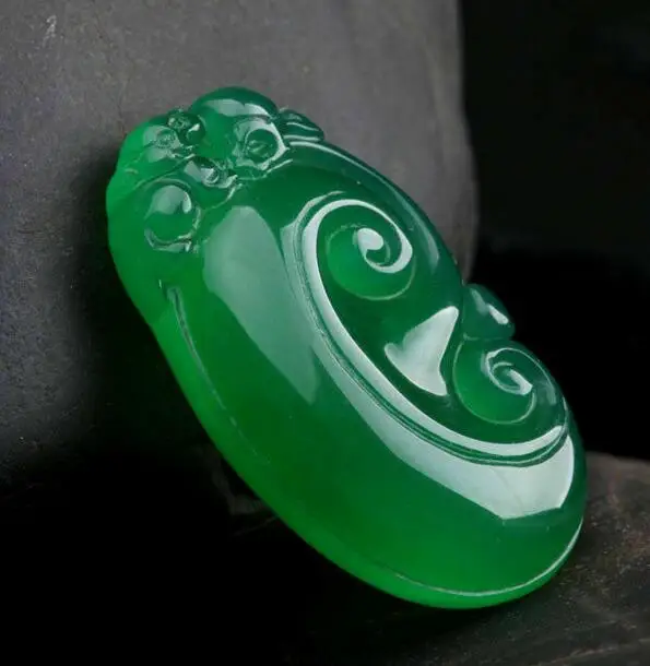 Chinese Beautiful Natural Green Jade Hand carved Lucky Ruyi Jadeite Pendant