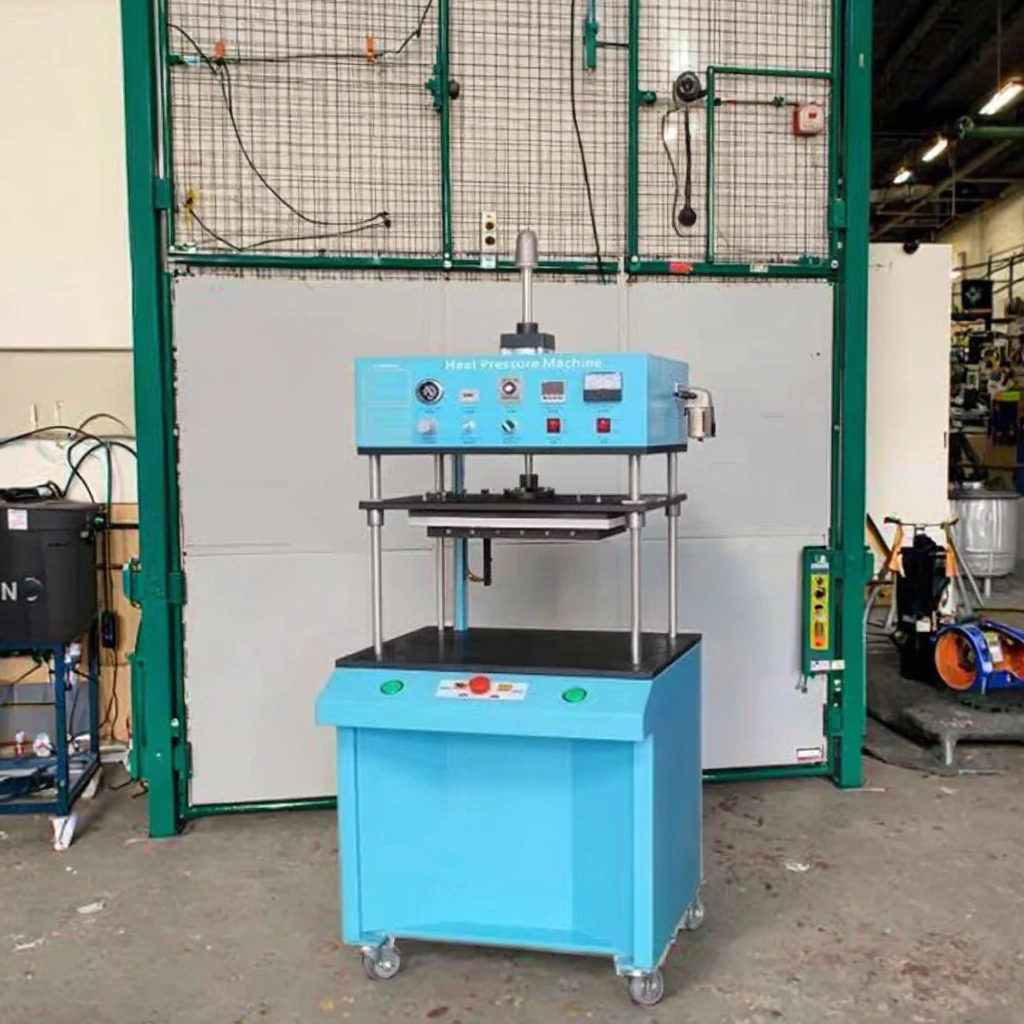 Saldatore a caldo in plastica per pressa di calore a vite pneumatica automatica per pannelli per porte auto Paralumi a LED con paralume