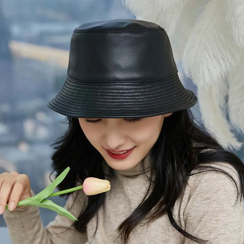 秋冬シープスキン本革製ファッション暖かい高級ブラックパナマハット上質な質感フラットトップ女性用バケットハット