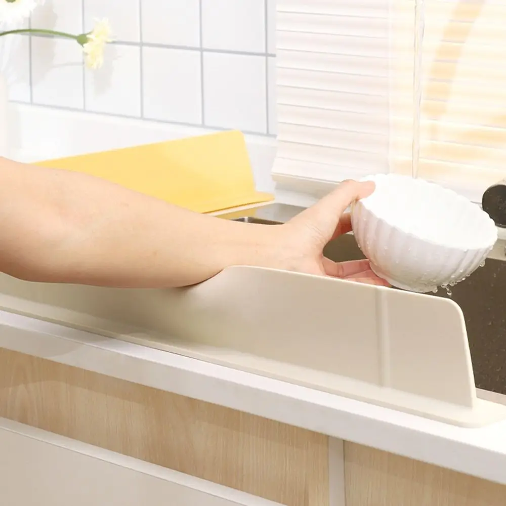 Silicone Sink Baffle Splash Guard Oil-Proof Suction Cup Sink Guard Baffle Waterproof Water Baffle Splash Protector