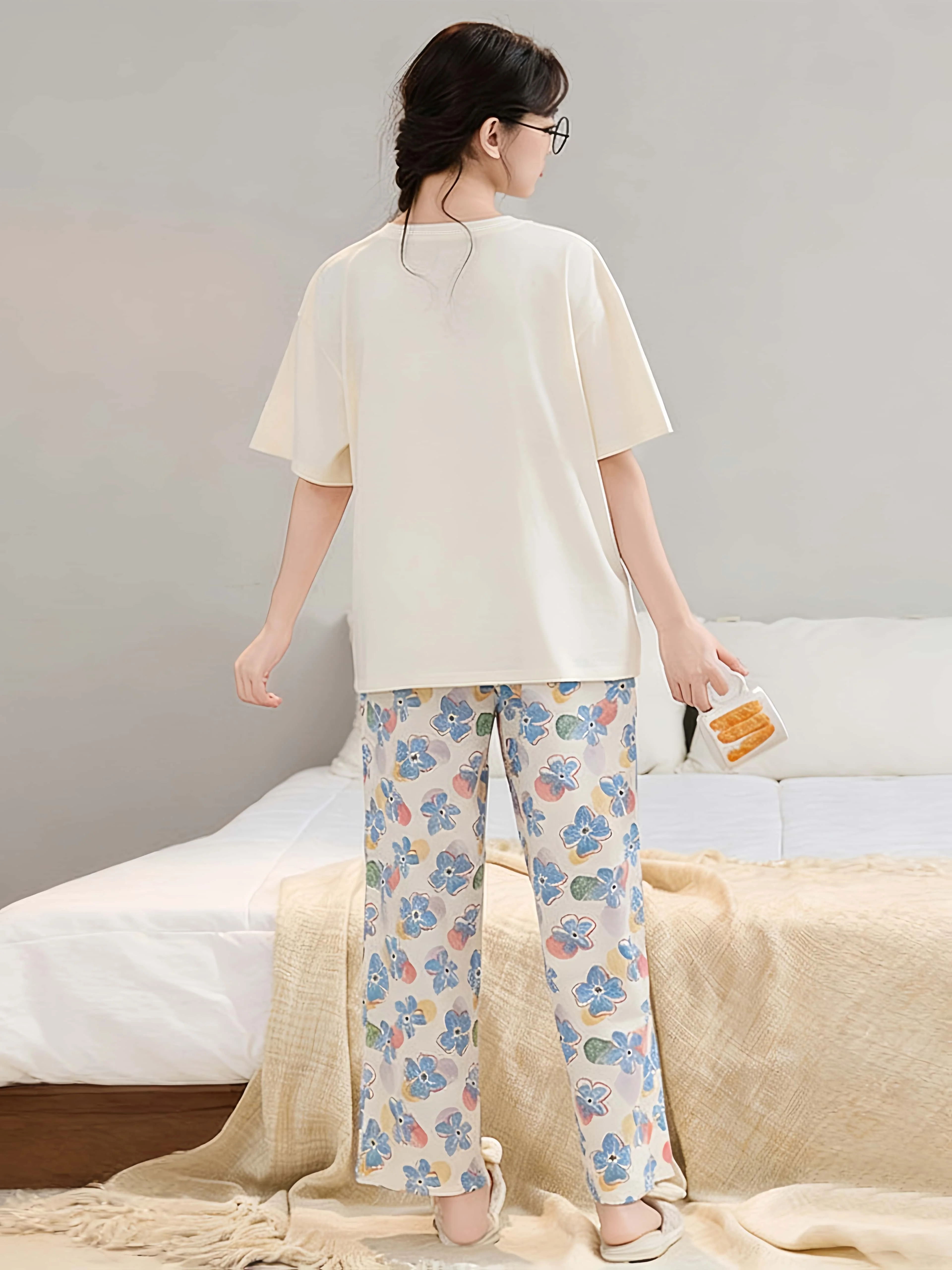 Gentle Star Moon Printed Pattern Milk Silk Nightwear Round Neck Short Sleeve Pants Soft Loose Home Leisure Home Clothing Set