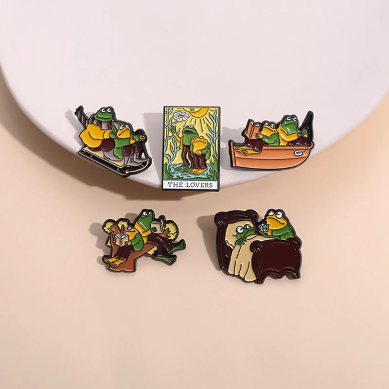 Tarot die Liebhaber froggy Emaille Pins Frosch und Kröte kreative Broschen Zubehör Kleidung Rucksack Revers Abzeichen Schmuck Pin Geschenk