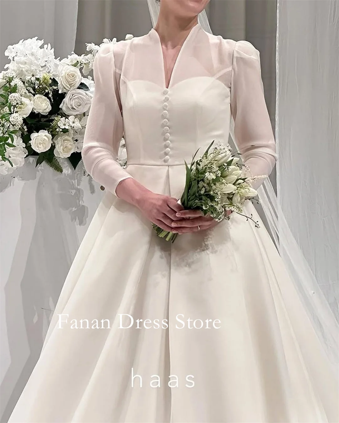 

Fanan Elegant V-Neck White Wedding Dress A-Line Customized Organza Floor Length Long Sleeves Bridal Party Gown Vestidos De Novia