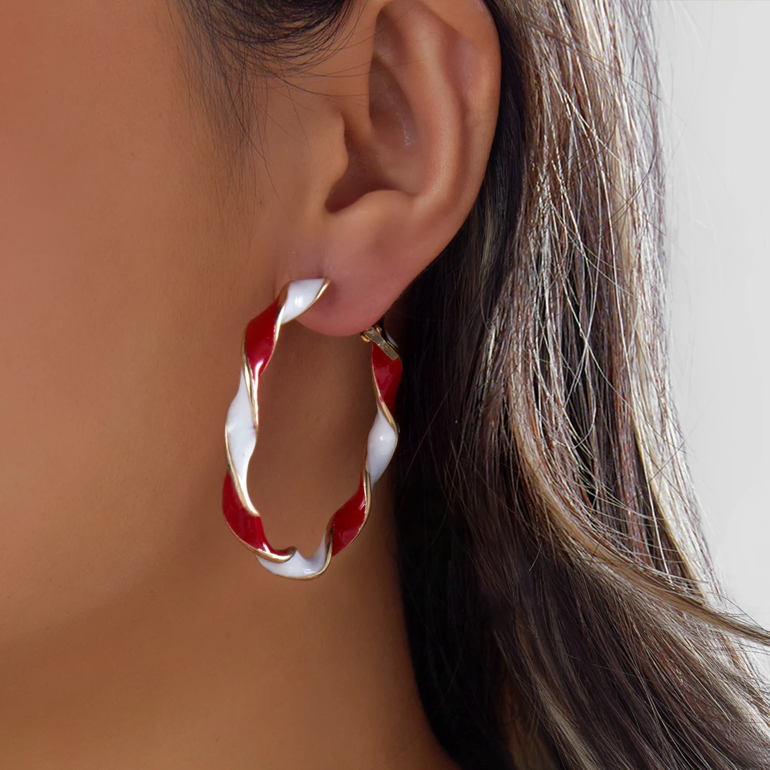 Weihnachtliche Bunte Strass-Creolen für Damen, Modische Funkelnde Candy-Twist-Kreisohrringe, Schmuckgeschenke für Feiertagspartys – Detail 4