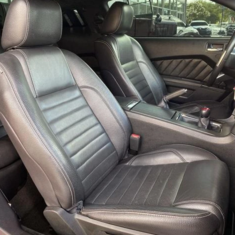 Maßgefertigte Autositzbezüge für 2010-2014 Mustang Coupe Komplettset Langlebiges Premium-Kunstleder für Mustang (Kein Cabrio) – Detail 2