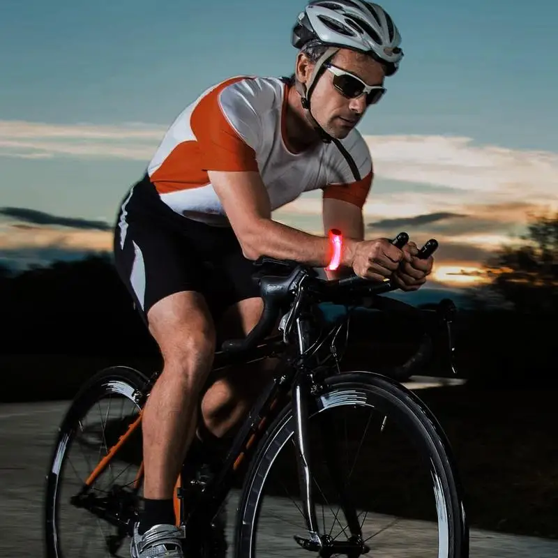 Light Up สายรัดข้อมือปรับสวมใส่ไฟฉายข้อมือสะท้อนแสงสูงสายรัดข้อมือ Night Running Safety Gear สําหรับ