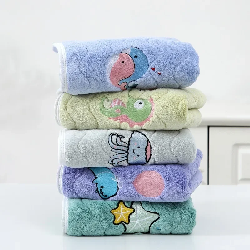 

Baby Bath Towel Boys Girls Coral Velvet Cute Soft Absorbent Children Towels for Newborn Kids Washcloth Shower Face Towel 75x35cm