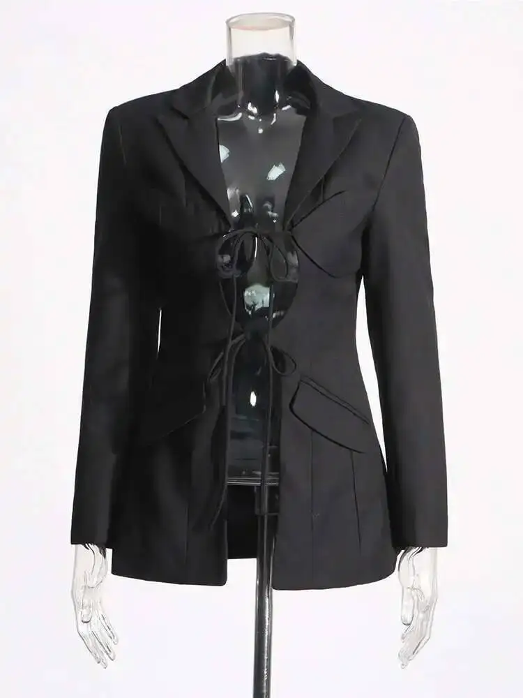 パッチワークポケットシックブレザー女性新しいセクシーな中空アウトスプライスレースアップブレザー女性のためのノッチ襟長袖 PA4W