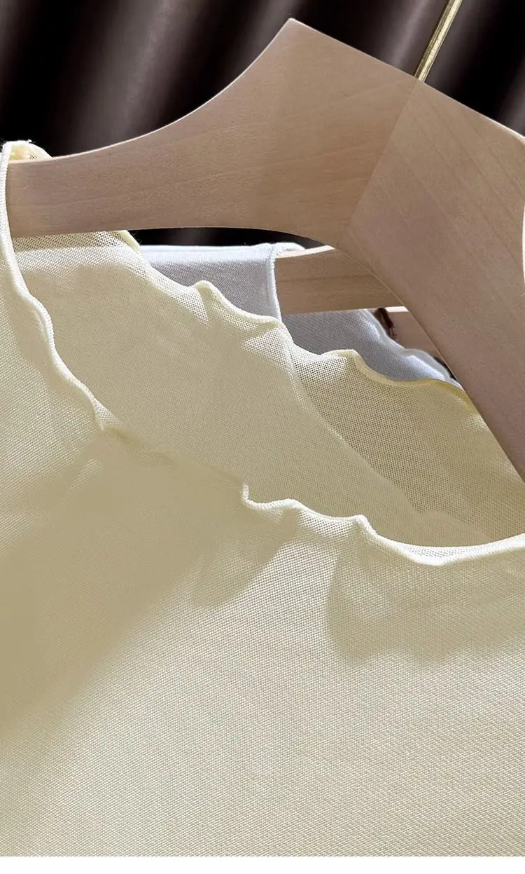 Damen-Oberteil aus kurzem, seidigem Mesh-Stoff, dünne, transparente Sommerbluse mit Rüschen und Spitze, lässiges Innenkleidungsstück, geeignet als Unterhemd oder zum Tragen unter einem Kleid, bietet Sonnenschutz, weiches Oberteil. – Detail 12