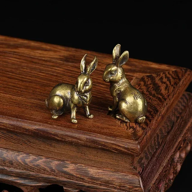 1 Pair Antique Copper Zodiac Lucky Rabbit Figurine Ornaments Vintage Solid Brass Animal Miniature Figurine Tea Pet Desk Decor