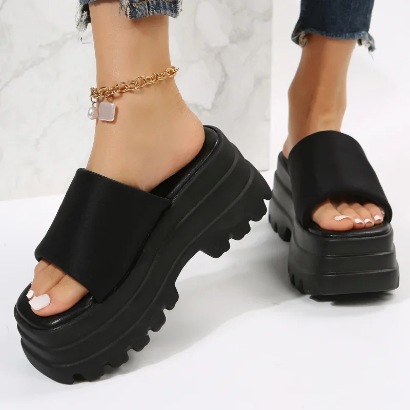 2024 Summer Brand New Women Single Band Platform Sandals Black Nylon Chunky Platform Wedges Slipper Sandals