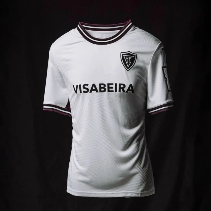 2026 Neues Académico de Viseu Herren Fußballtrikot, 3 Farben optional, Kurzarm, schnelltrocknend, atmungsaktiv, Rundhalsausschnitt, für Fans – Detail 4