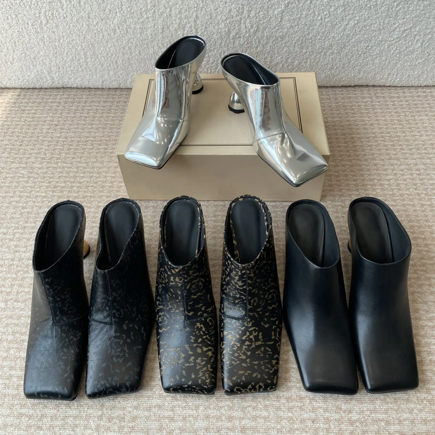 

Европейские и американские модные женские босоножки на высоком каблуке из натуральной кожи с летними темпераментными женскими тапочками с капюшоном