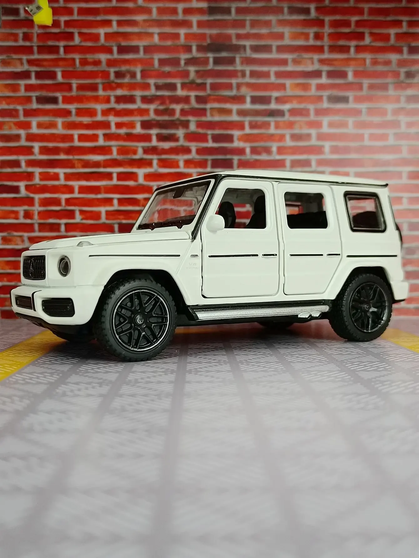 rastar 1:32 Mercedes Benz G63 Миниатюры Внедорожник Сплав Металл Литая под давлением Модель автомобиля Звук и свет Коллекция Детская игрушка для подарков