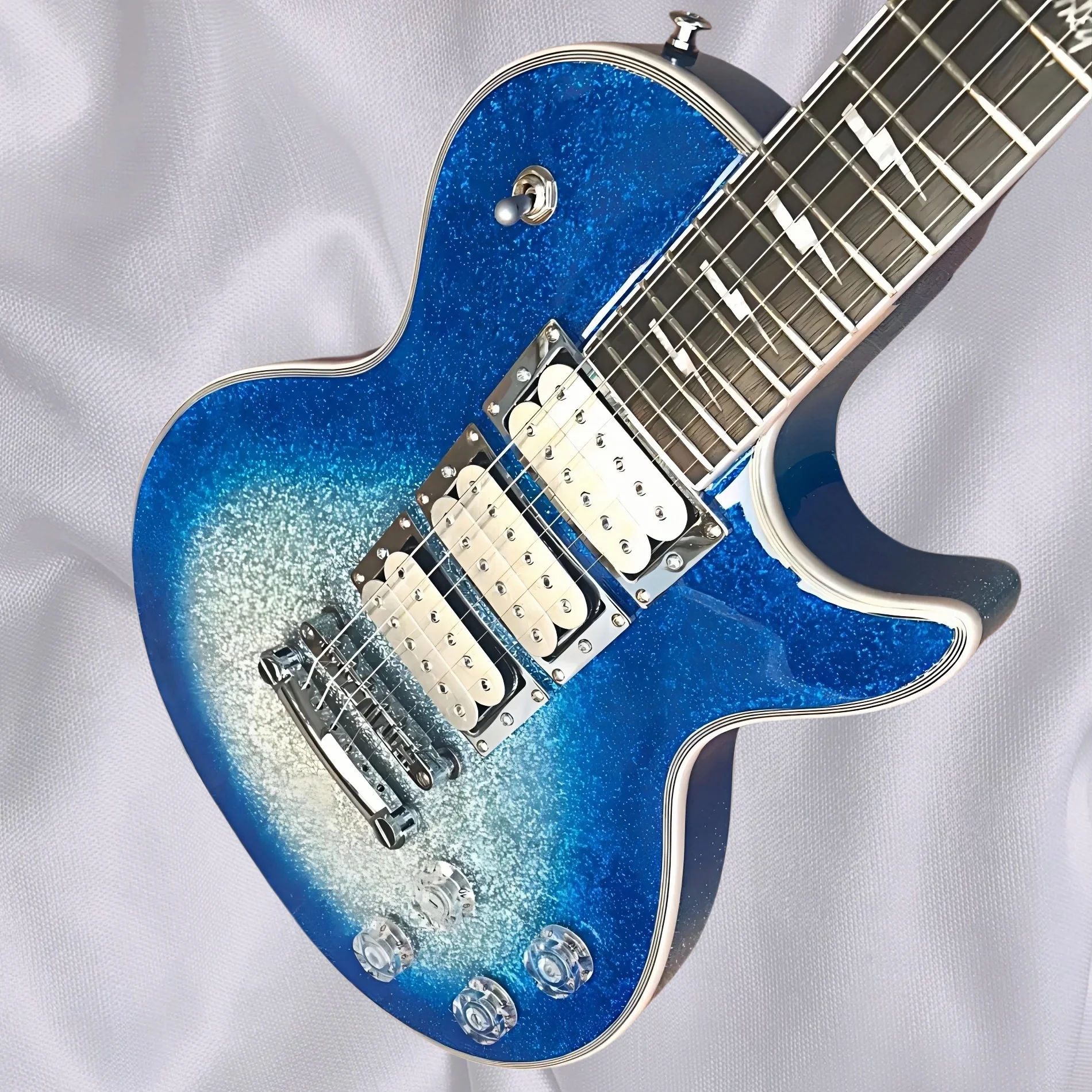 قضيب تروس مرآة جيتار كهربائي كبير لامع باللون الأزرق الفضي، 3 التقاطات بغطاء من الكروم، موالفات جروفر، 2112