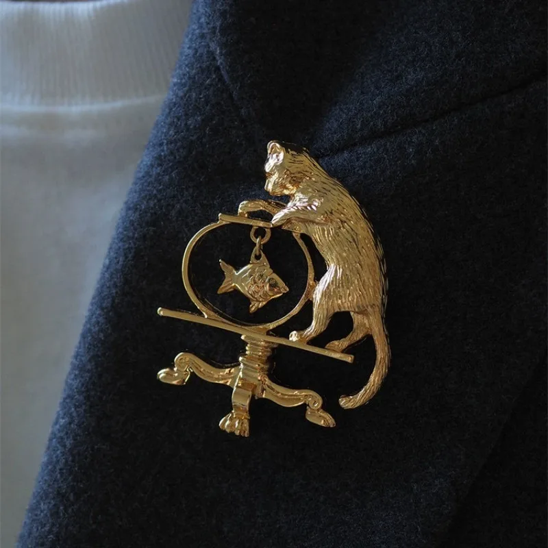 Kitten Brooch Simple Metal Cat Fish Enamel Pin Fashion Animal Clothing Accessories