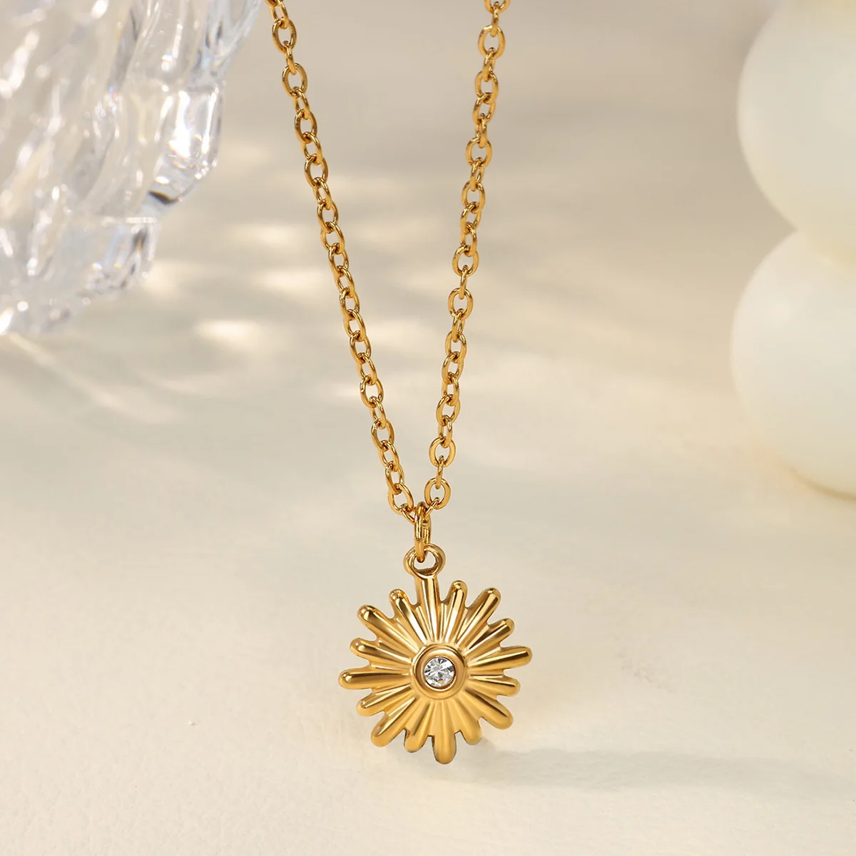 Kostenloser Versand Vintage Zirkon Blumen-Halskette für Frauen Edelstahl-Kette Collier Ästhetischer Modeschmuck für Hochzeiten