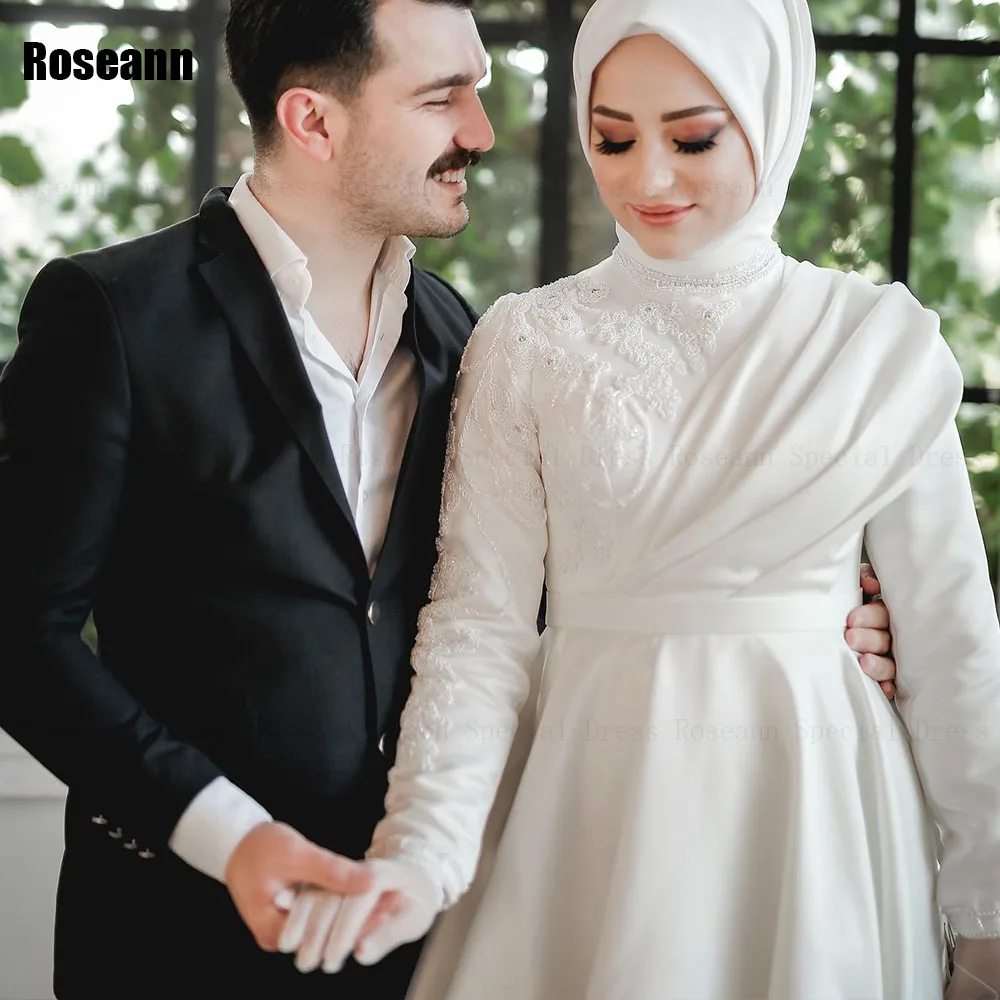 Customized Muslim Ivory High Collar A-line Wedding Dresses Flowers Belt Ruffle Applique Brush Train Bride Dress robe de mariée