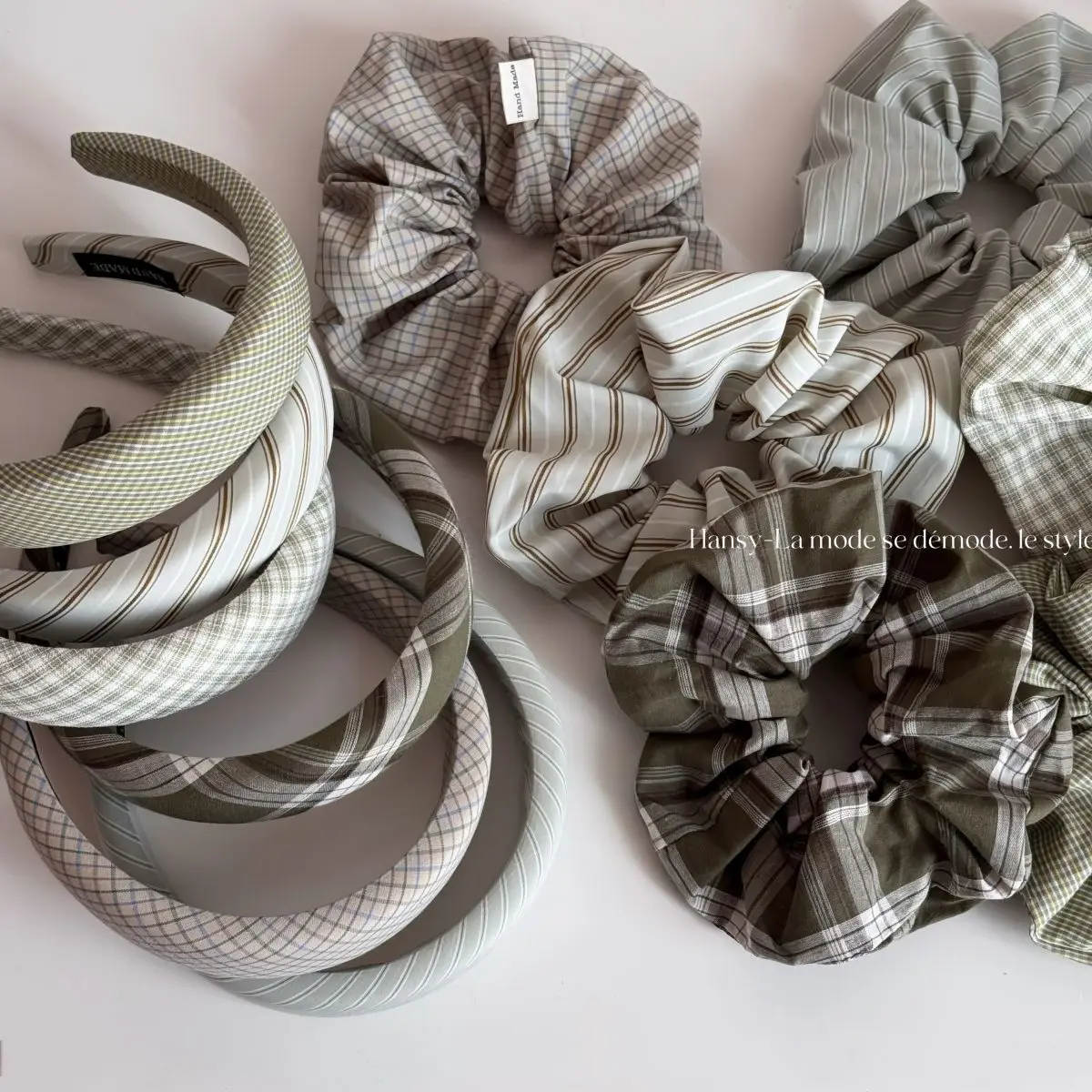 Hair Scrunchy Green Fabric Comfortable Women Ponytail Holder Non Slip Gentle No Pull Lightweight for Daily Home Travel