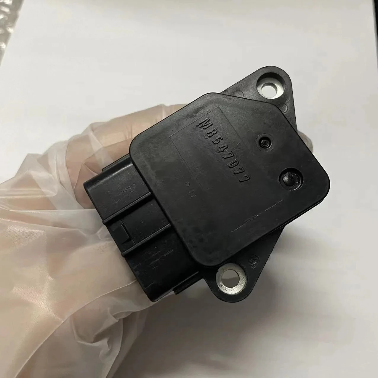 

1PC MR547077 13800-63J00 MAF Mass Air Flow Sensor forL200 Pa-jero Grand-Vitara Jimny-Liana -Swift SX4 Wagon- R+