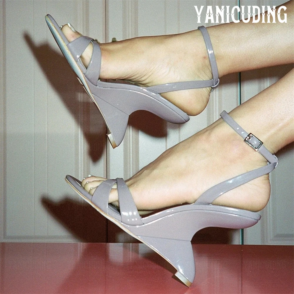 Gebeeldhouwde wedge enkelband sandalen Nieuwigheid ontwerper stijl handgemaakte sandalen Cross-Band zomersandalen Veelkleurige leren sandalen