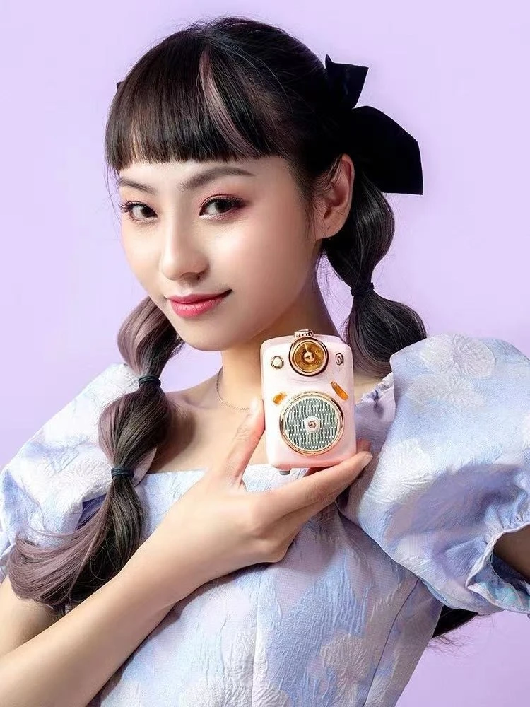 Altoparlante da canto multifunzionale Little Witch Mini Kara