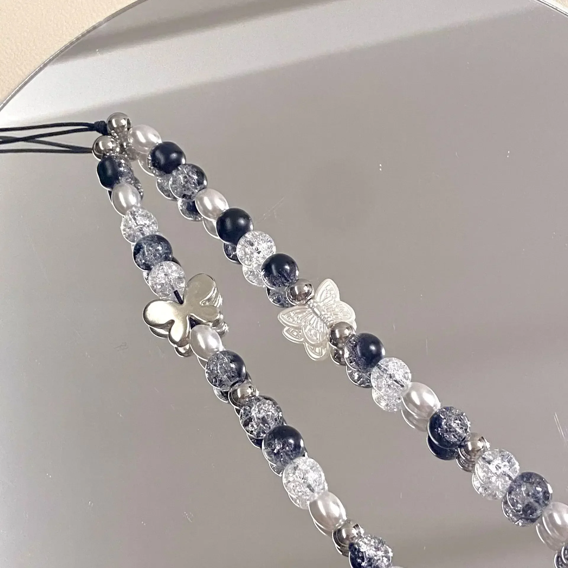 달콤하고 멋진 뜨거운 소녀 흑백 유리 휴대 전화 케이스 액세서리 휴대 전화 체인 펜던트 가방 매력