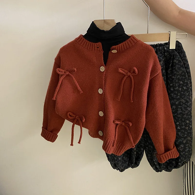 

Sweaters Girl Korean New Bow Knitting Cardigan Solid Color Versatile Broken Flowers Tide Simple Fashion 2024 Striepd Bows